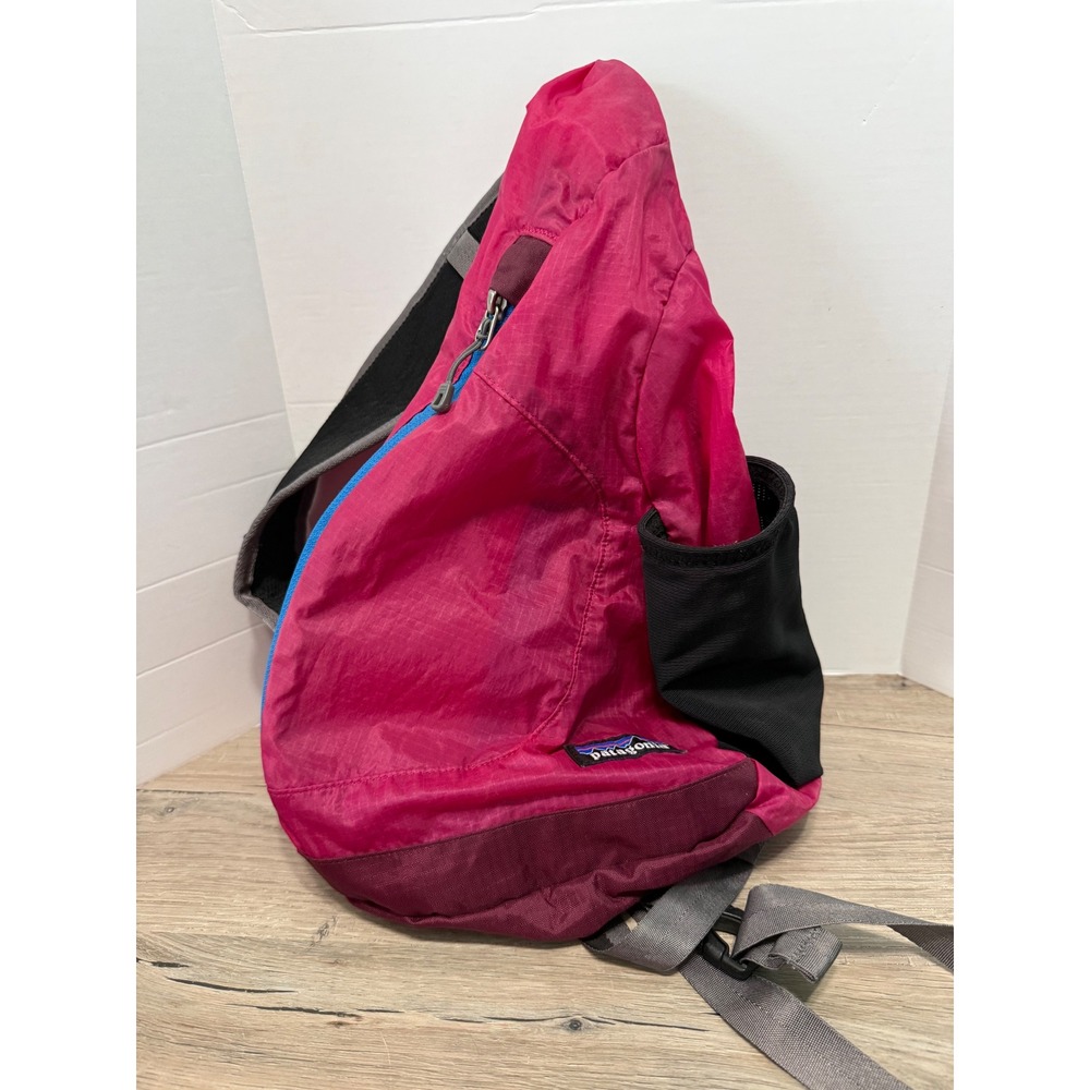 Patagonia Lightweight Travel Sling Bag Pink Burgundy Ripstop Backpack 48796FA14